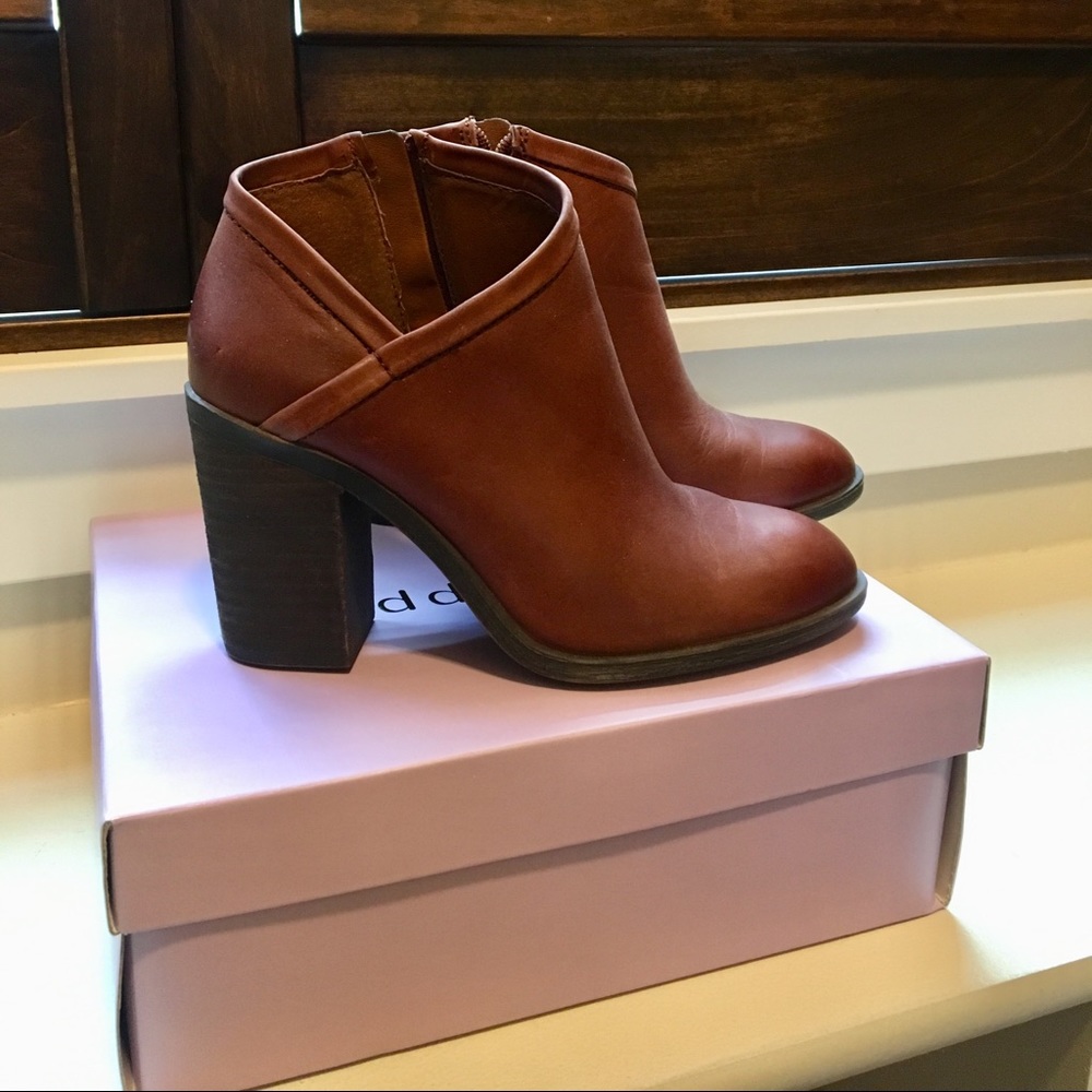 Lucky brand booties, size 6.5M, cognac color.